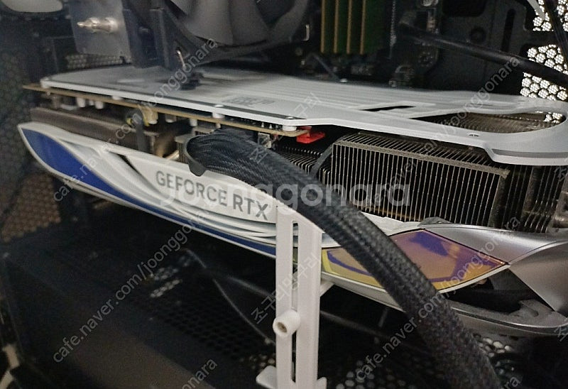 zotac 4080 amp airo 화이트 그래픽카드--1