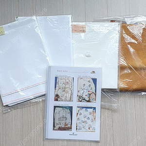 십자수 원단 여러개 (쯔바이 원단 샘플북포함)