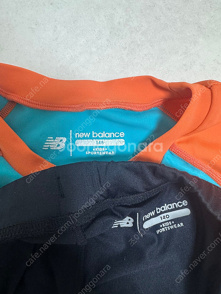 뉴발란스 키즈 래쉬가드 140,145사이즈--1