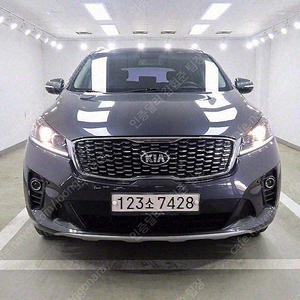 쏘렌토 중고차 더 뉴 쏘렌토 중고차 기아중고차 회색 2018년식 디젤 2.2 4WD 프레스티지 중고차구매