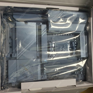 긱바 x870e aorus pro ice팝니다