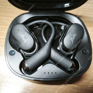 (가격 내림) (따끈따근한 초신형) 브리츠 오픈형 무선 블루투스 이어폰 BZ-GE9Pro을 택배비 포함 7만원에 판매합니다