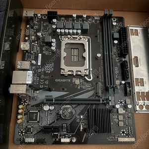 기가바이트 H610M K DDR4 메인보드 새상품입니다