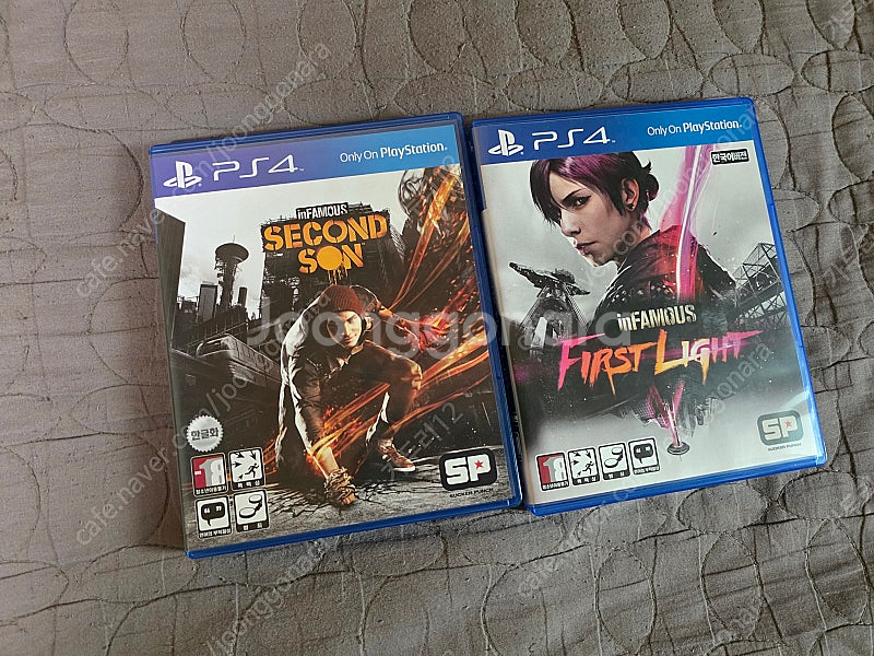 PS4 인퍼머스 시리즈 팝니다.(택배비 포함)--0