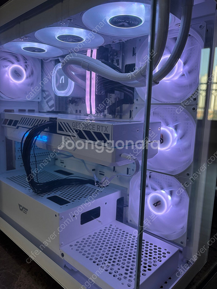 9800x3d 5080 화이트 pc 팝니다--0