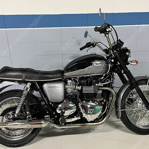 트라이엄프 본네빌 공랭 T100