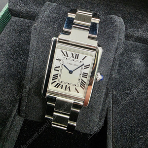 까르띠에 cartier 탱크 솔로 스몰 쿼츠 W5200013 판매합니다.