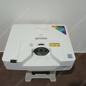 최신레이저빔프로젝터 강당용 스크린골프장용 매장용