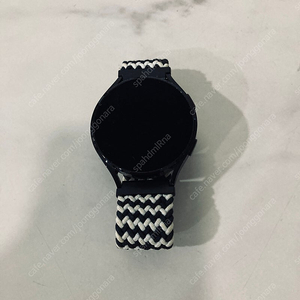 갤럭시 워치4 블랙 44MM S급 매우깨끗! 케이블 포함 5만5천원 판매합니다!