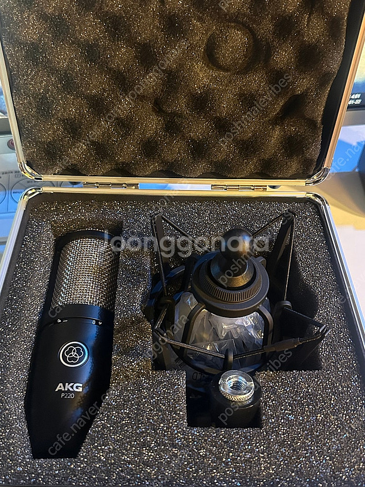 AKG P220 컨덴서마이크/팝필터/거치대 세트 민트급--3