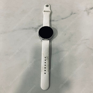 갤럭시 워치 액티브2 실버 40MM 깔끔한기기 2만5천원 판매합니다!