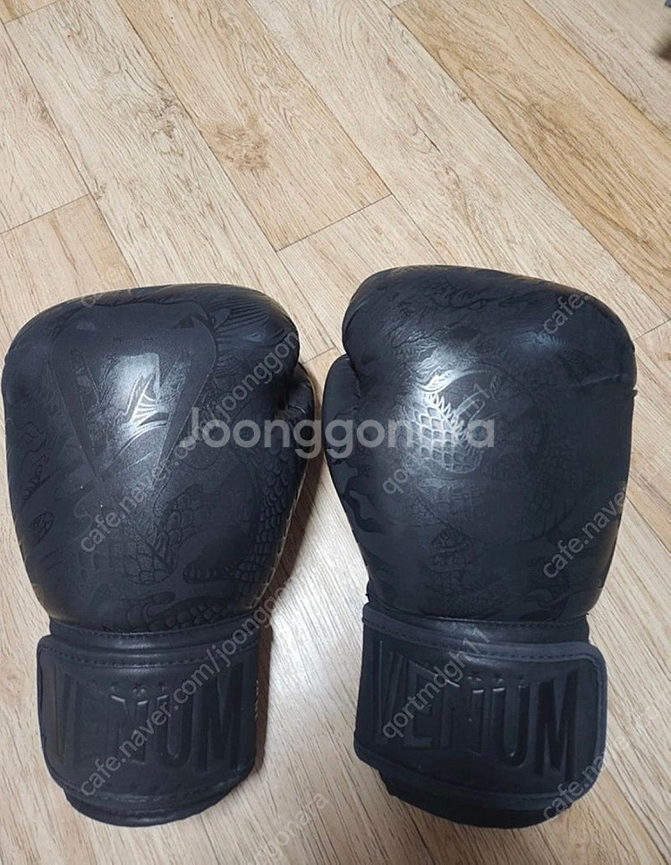 베넘 드래곤 플라이트 복싱 글러브 16oz--0