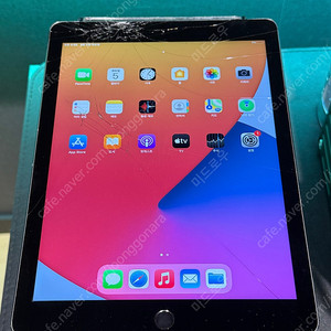 아이패드 에어2 셀룰러 64gb(액정깨짐) 부품용팝니다.