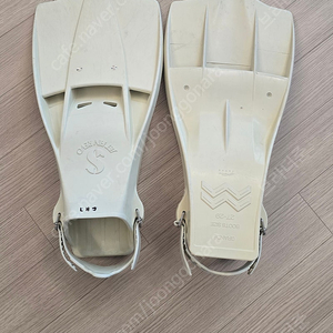 스쿠바프로 제트핀 레보 화이트 판매합니다.