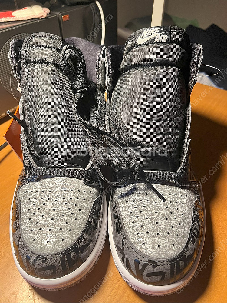 Jordan 1 Retro High OG Rebelli...--2