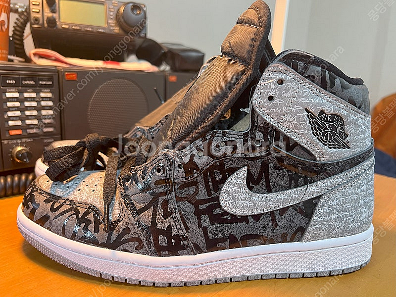 Jordan 1 Retro High OG Rebelli...--3