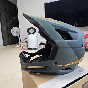 LAZER 레이저 경량 풀페이스 헬멧 판매합니다