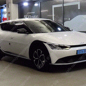 EV6 중고 EV6 중고차 흰색 2023년식 81,059km 롱레인지 에어 중고차구매