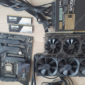 msi z490 unify 메인보드, nzxt x73 수냉쿨러, 지스킬 램, rtx2070super 그래픽카드, 시소닉 gx850 gold power, 삼성 ssd 512기가