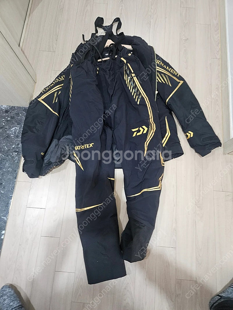 다이와 토너먼트 동계용 낚시복 (오리털 내피 포함)--0