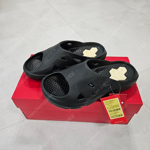 뉴발란스 프레쉬 폼 리커버리 슬라이드 슬리퍼 팬텀 파치먼트 270mm 새상품