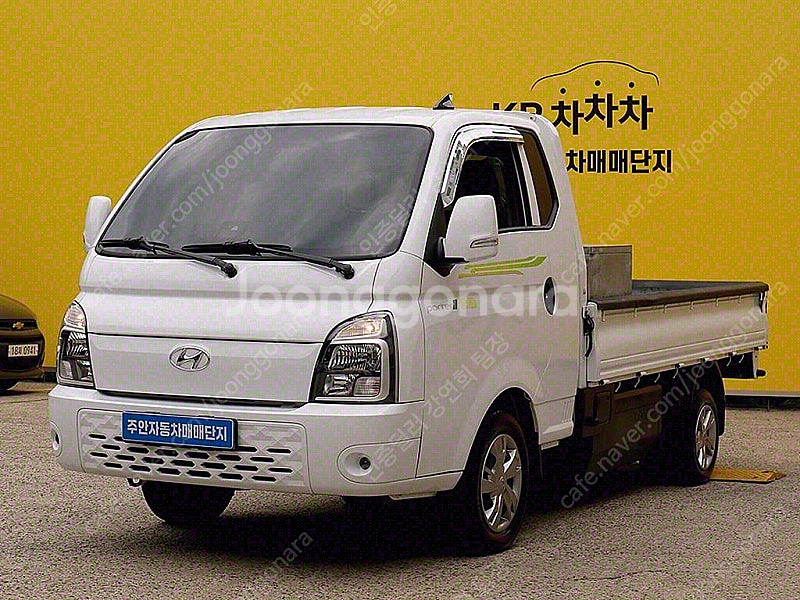 중고트럭 매매 중고화물차매매 흰색 2023년식 12,3...--0