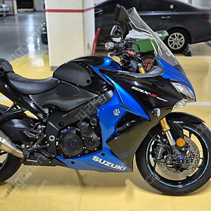 스즈키 S1000F 요시무라 풀배기 18년식 팝니다.