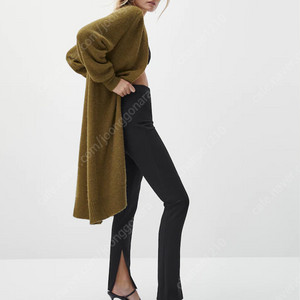[새상품] massimodutti 마시모두띠 슬릿 디테일 스키니 팬츠(40)