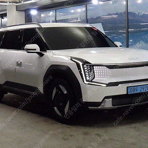 기아 EV9 중고차 EV9 중고 흰색 2024년식 10,299km 2WD 에어 수원중고차