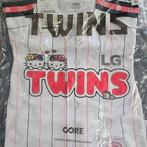 엘지트윈스 lgtwins 헬로키티 콜라보 화이트/핑크 유니폼 키즈 A5사이즈 미개봉 새상품