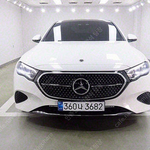 벤츠 E클래스 중고 벤츠 중고 승용차 흰색 2025년식 671km E200 아방가르드 중고자동차