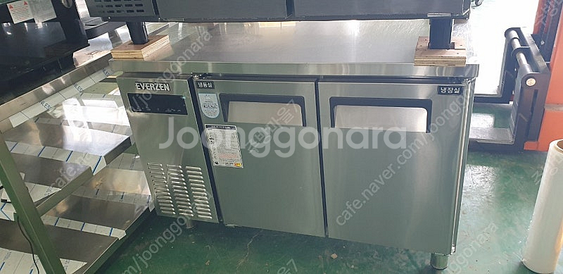 에버젠1200간냉식테이블냉동냉장고판매합니다UDS-12R...--0