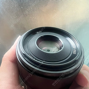 소니 sel35f18 크롭바디 35mm 단렌즈 팝니다