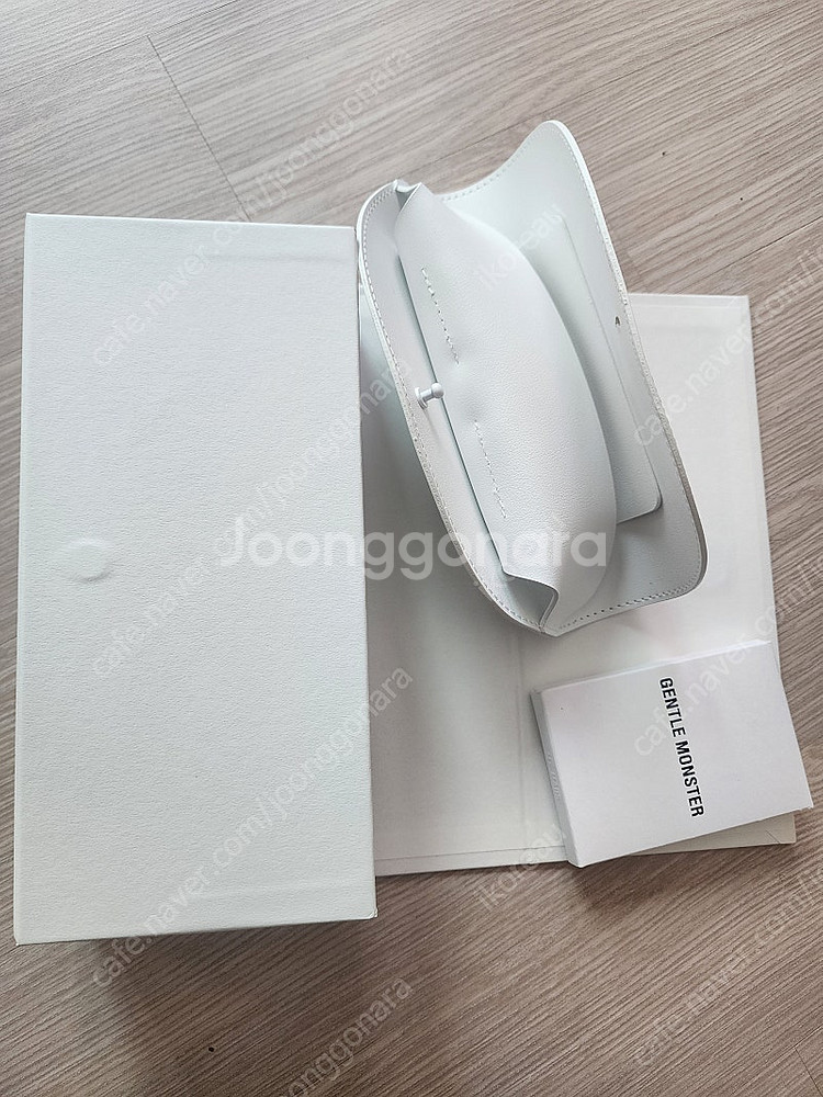 젠틀몬스터 안경 상자 케이스--1