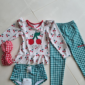 리미떼두두 래쉬가드 (수영복)s