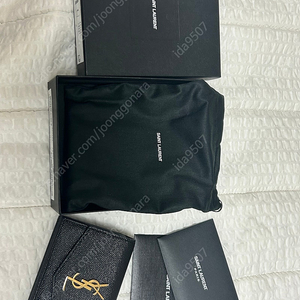 입생로랑 아코디언 카드 지갑