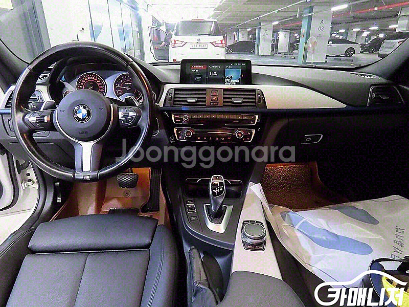 3시리즈 (F30) 320i M 스포츠 2017 년 중...--2