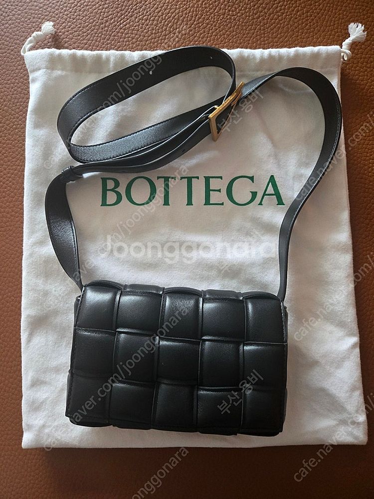 보테가베네타 패디드 카세트백 스몰--0