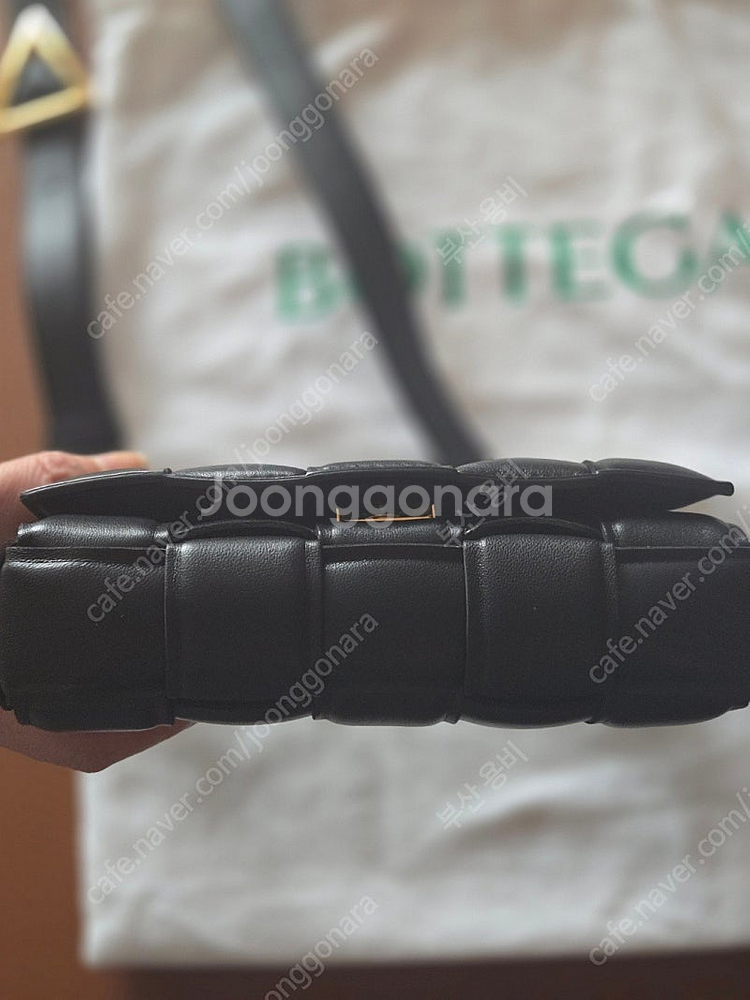 보테가베네타 패디드 카세트백 스몰--6
