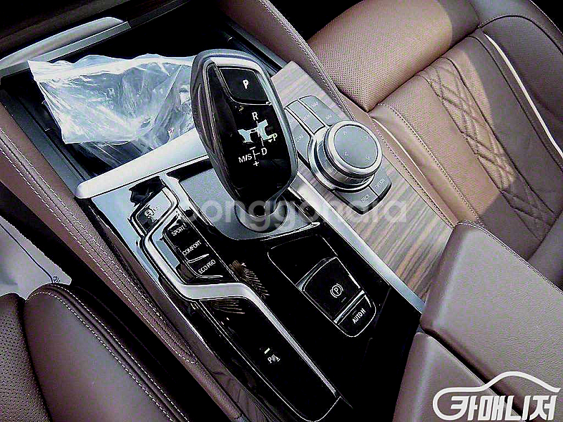5시리즈 (G30) 530i xDrive 럭셔리 202...--3