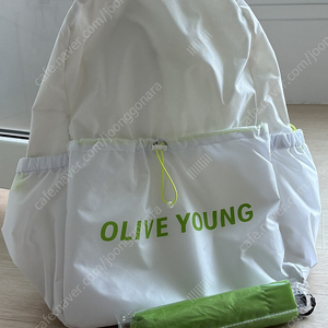 올리브영 백팩 +우산 이미지