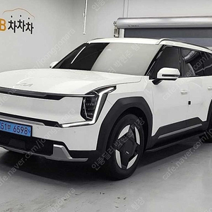 중고차 기아 EV9 중고 흰색 2024년식 35,843km 4WD 에어 중고자동차 할부가능