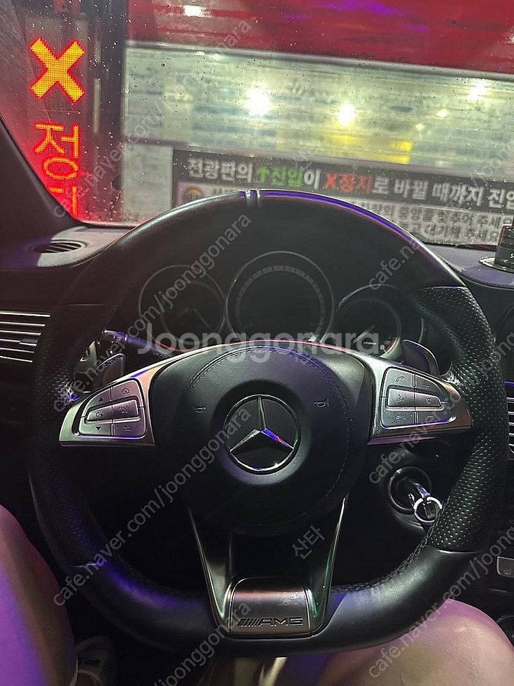 벤츠 amg d컷 핸들 스티어링휠 판매합니다--1