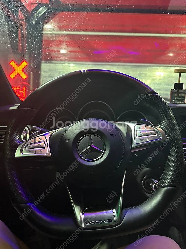 벤츠 amg d컷 핸들 스티어링휠 판매합니다--2