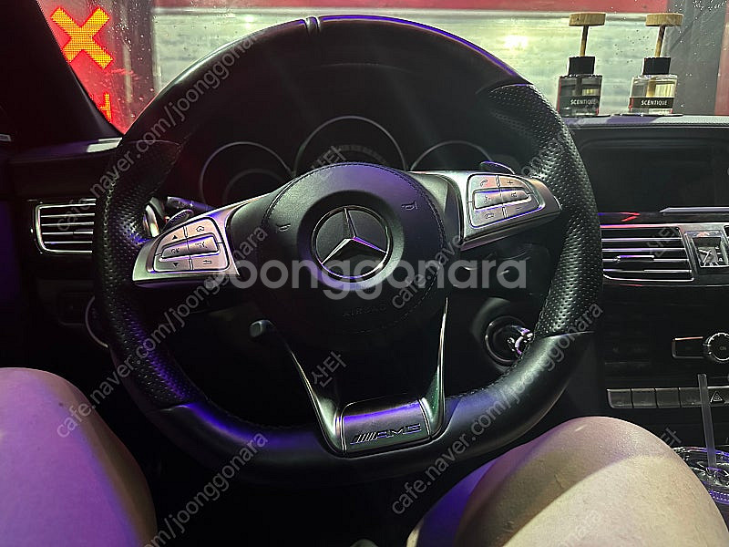 벤츠 amg d컷 핸들 스티어링휠 판매합니다--5