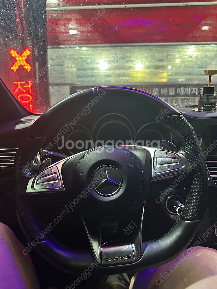 벤츠 amg d컷 핸들 스티어링휠 판매합니다--6