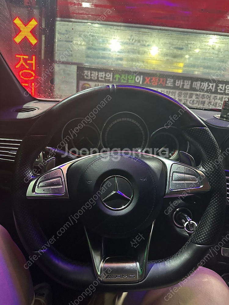 벤츠 amg d컷 핸들 스티어링휠 판매합니다--7