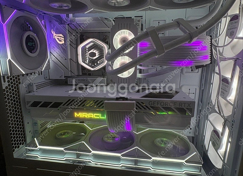 Emtek RTX 5080 미라클 화이트--1