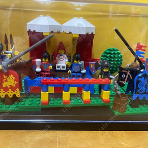 레고 올드캐슬 6060, 10305와 구사자 말바딩1개, 팔라딘 4개 판매합니다