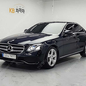 벤츠 E클래스 중고 벤츠 중고 승용차 파란색 2017년식 73,727km E220d 4MATIC 아방가르드 중고차 구입대행
